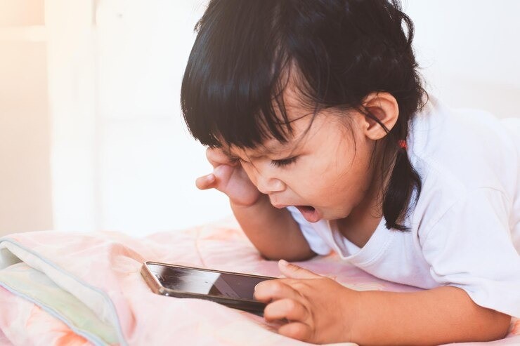 popcorn brain syndrome, anak susah fokus, dampak gadget pada anak, anak kecanduan gadget, cara membatasi screen time anak, parenting digital, generasi alpha gadget, cara mengatasi anak ketergantungan layarpopcorn brain syndrome, anak susah fokus, dampak gadget pada anak, anak kecanduan gadget, cara membatasi screen time anak, parenting digital, generasi alpha gadget, cara mengatasi anak ketergantungan layar